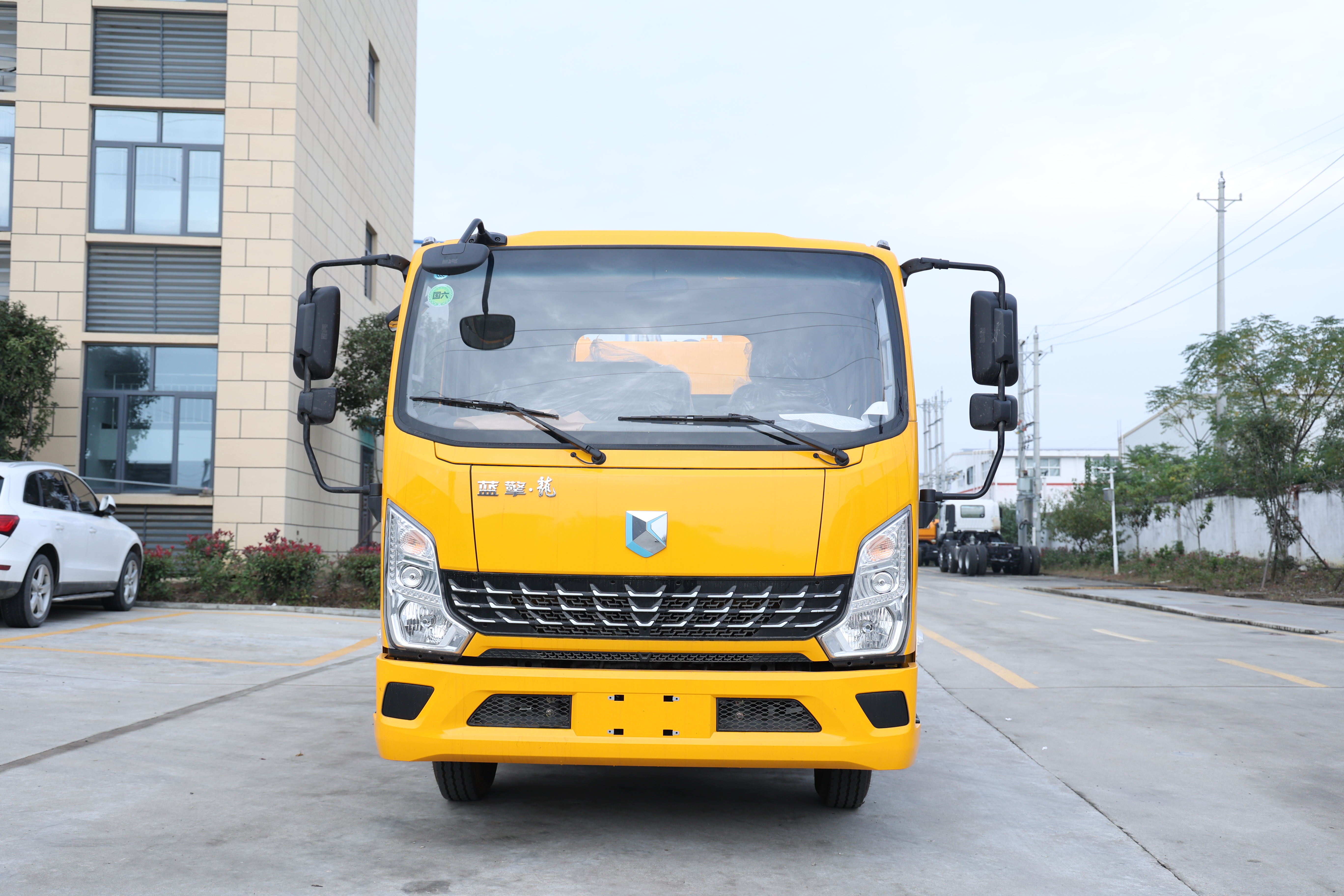 The environmental protection labels of motor vehicles will be classified into three star levels according to the exhaust gas emission standards