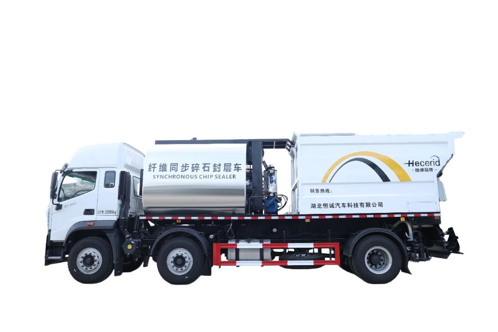 Beijing heavy-duty truck fiber synchronous crushed stone sealing layer vehicle